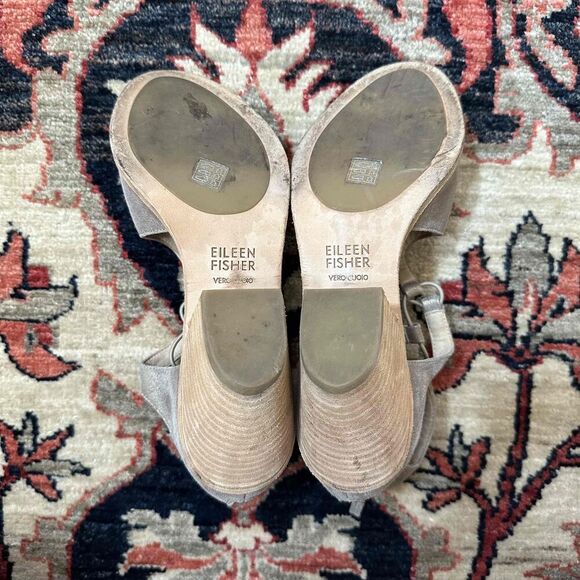 Eileen Fisher Gold Strappy Open Toe Block Heel Sandals - Picture 8 of 9